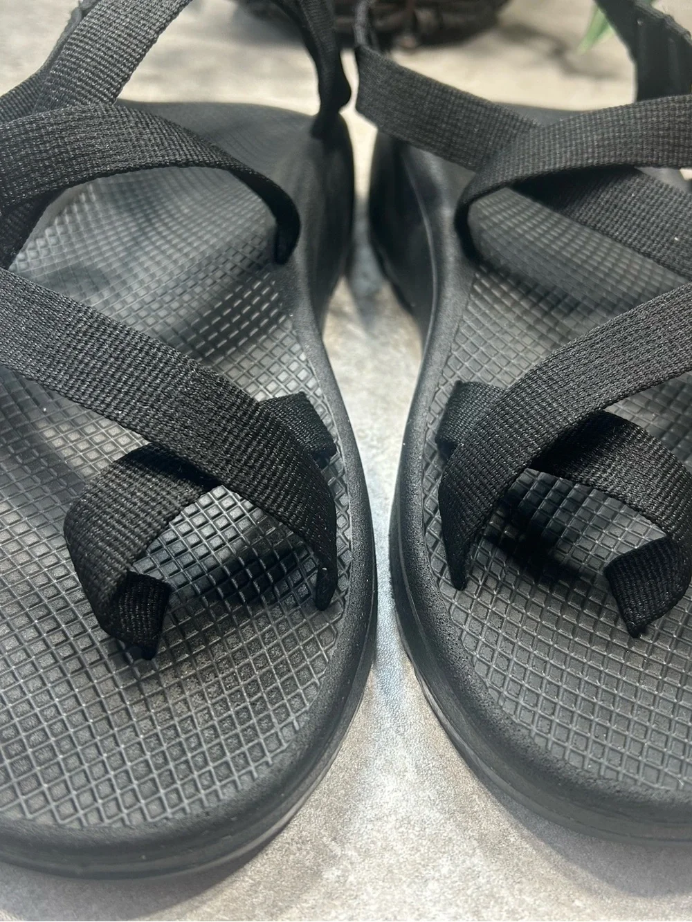 Chaco Men’s Size 13  Black Strappy Comfort Sandals